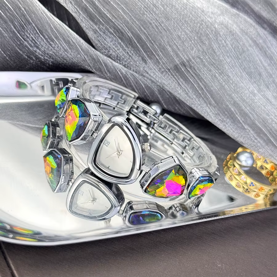 Irregular Shape Large Sparkling Special Shaped Rhinestone Sun Pattern Quarts Watch - Image 3