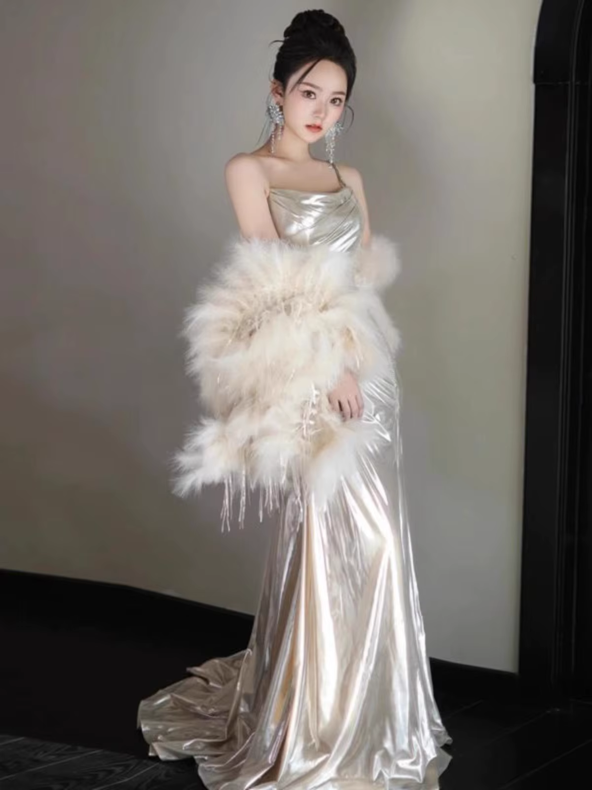 Luxury Chic Satin Spaghetti Strap Square Collar Faux Fur Cape Dresses - Image 6