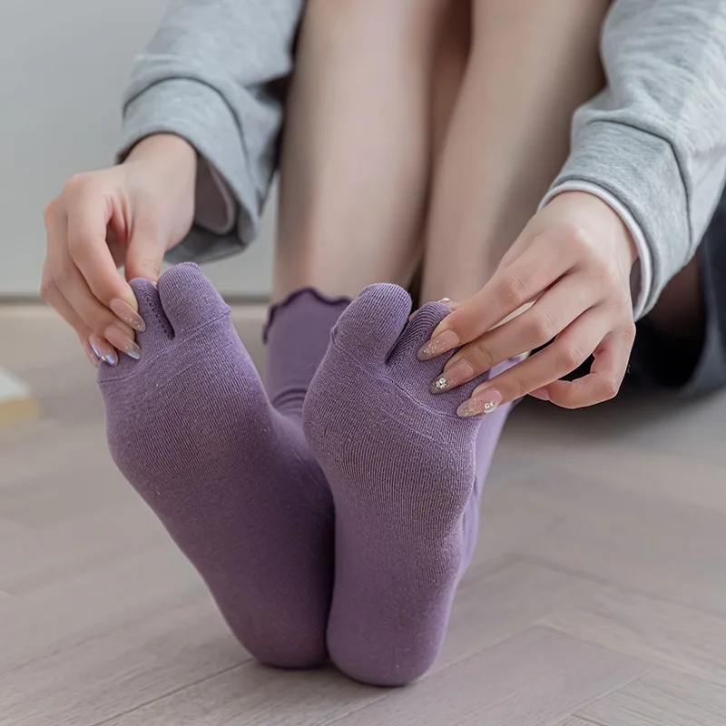 Solid Color Split 2 Toe Foot Finger Cotton Flip Flop Sandal Split Mid Tube Socks - Image 2