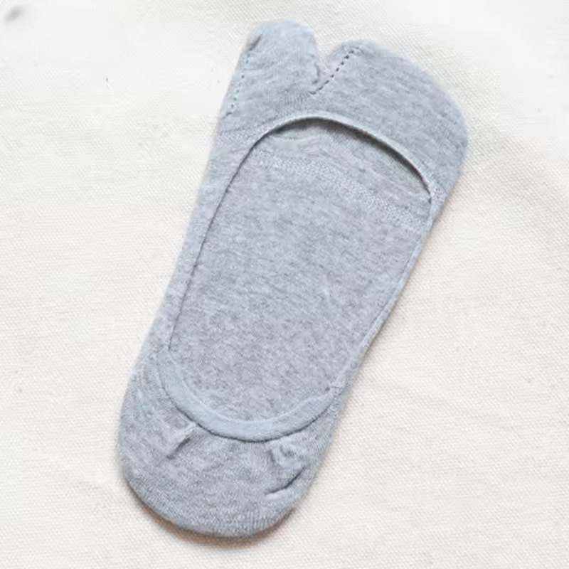 Two Finger Thin Non-slip Invisible Low Cut Boat Solid Breathable Cotton Socks - Image 8