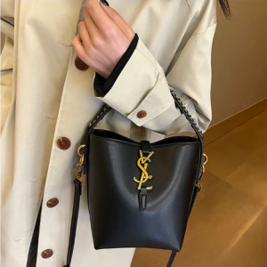 Artisanal Weave Convertible EcoChic Essentials Multi-Functional Beach-to-Bar Haute Ready Bucket Crossbody Bag