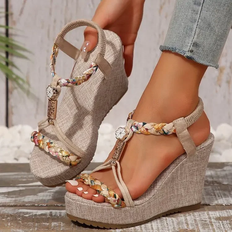 Beach Style Slip-On Mesh Thick Sole Clip Toe Design High Heels Sandals - Image 2
