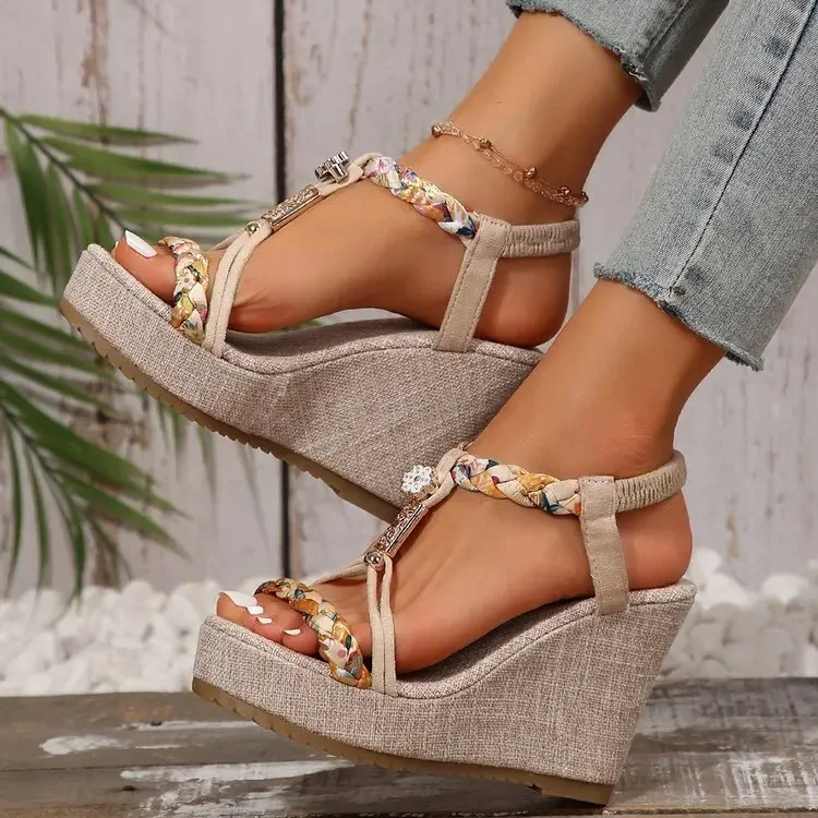 Beach Style Slip-On Mesh Thick Sole Clip Toe Design High Heels Sandals - Image 4