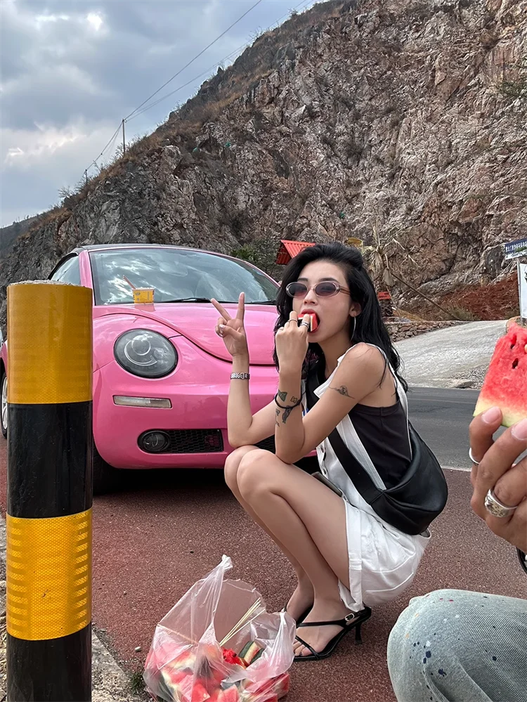 Broken Hole Denim Suspender Retro Washed Loose Suspender One-Piece Wide Leg Shorts - Image 4