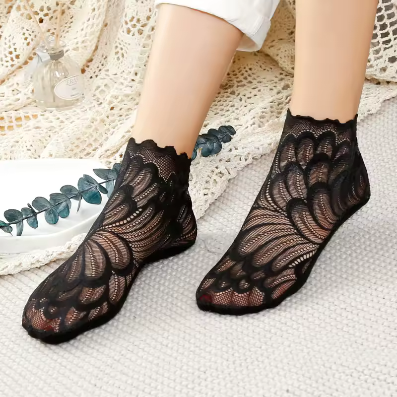 Casual Transparent Princess Lace Short Loose Elastic Ultrathin Hollow Socks 1Pair