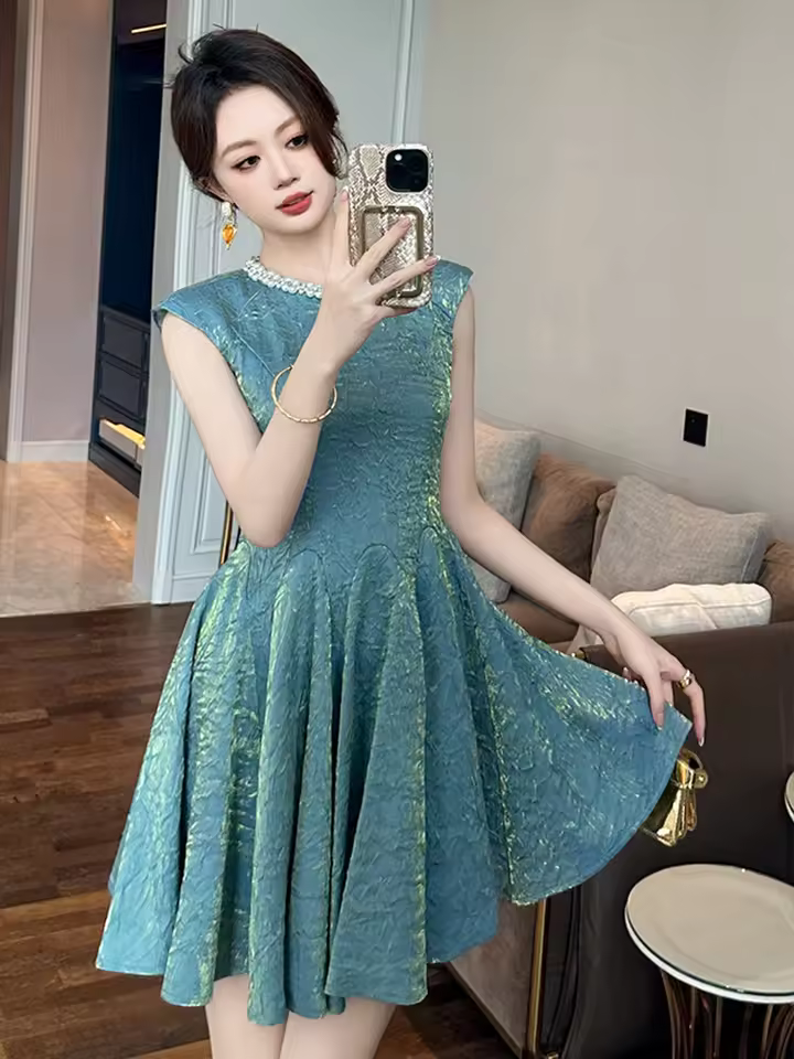 Casual Vintage Sparkly Gold Sleeveless Slim A-Line Mini Short Dress - Image 3