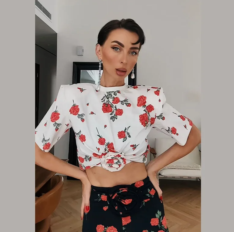 Chic Short-sleeved 3d Flowery Waist-leaked Round Neck Shoulder Loose T-shirt - Image 2