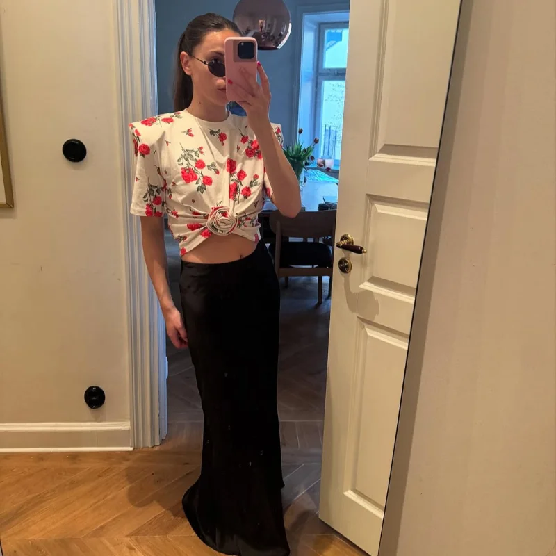 Chic Short-sleeved 3d Flowery Waist-leaked Round Neck Shoulder Loose T-shirt - Image 7