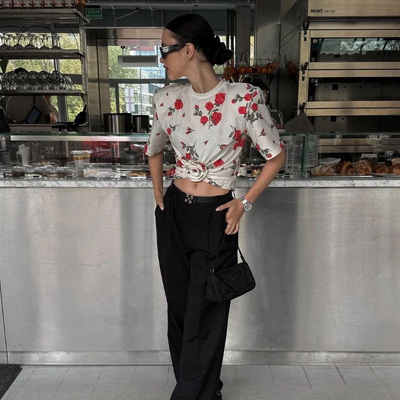 Chic Short-sleeved 3d Flowery Waist-leaked Round Neck Shoulder Loose T-shirt - Image 6