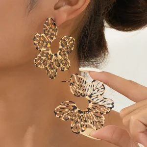Classic Exaggerated Hollow Leopard Stud Personality Chic Gold Flower Leaf Ring Earring