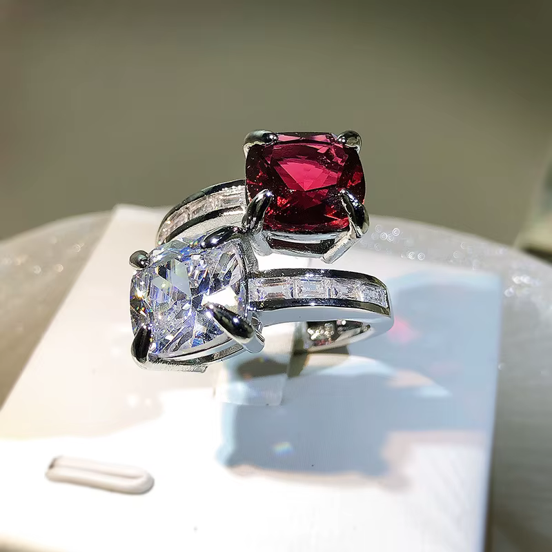 Classic Geometric Moissanite Opening High-Definition Princess Cut Square Ring - Image 3