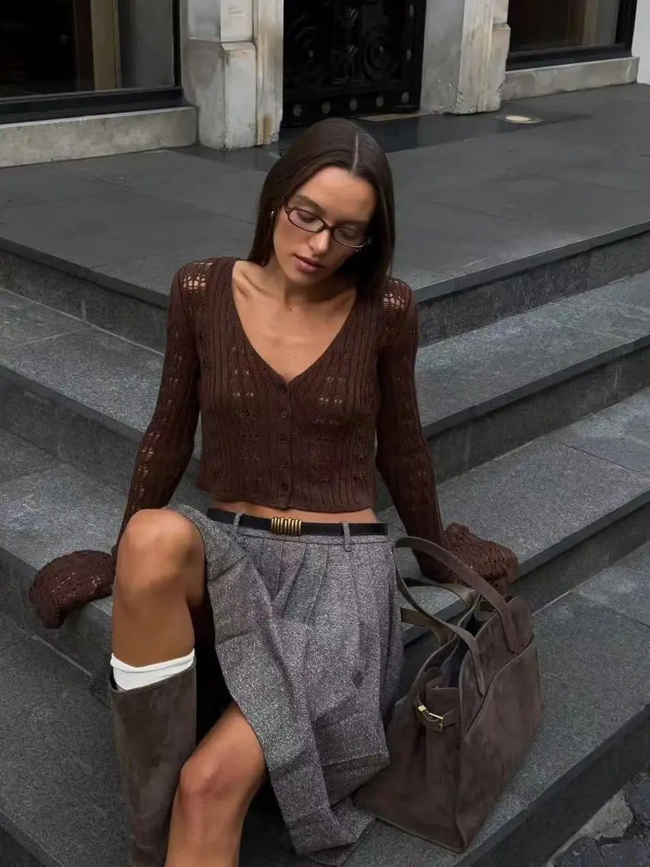 Classic Knitted Solid V-Neck Hollow Out Short Knitted Loose Crop Top - Image 3