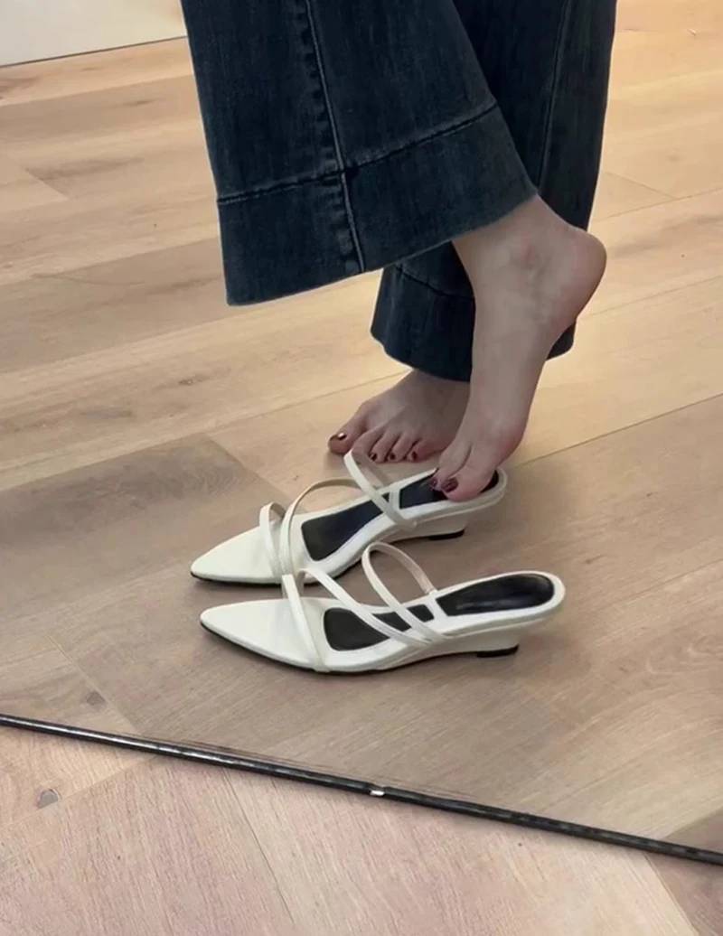 Concise Gladiator Narrow Band Open Toe Slide Ladies Thick Heel Sandals - Image 2