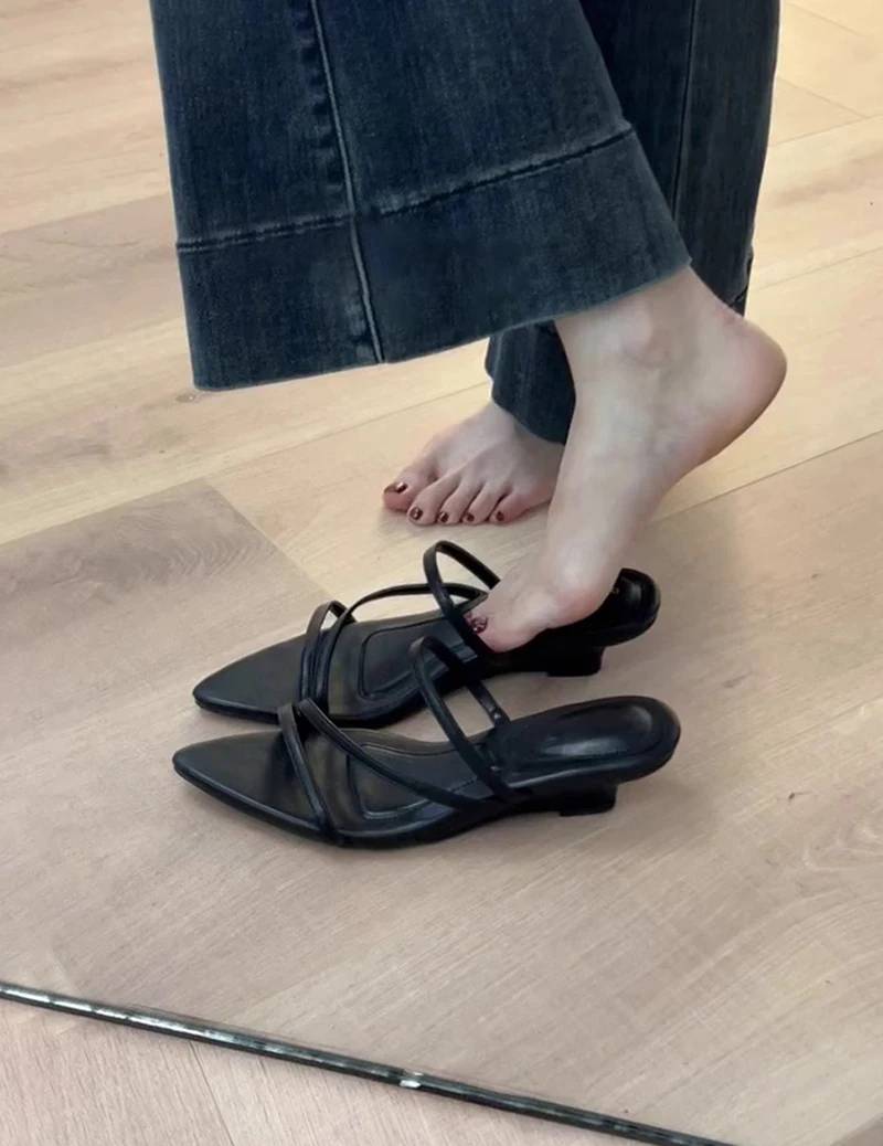 Concise Gladiator Narrow Band Open Toe Slide Ladies Thick Heel Sandals - Image 3