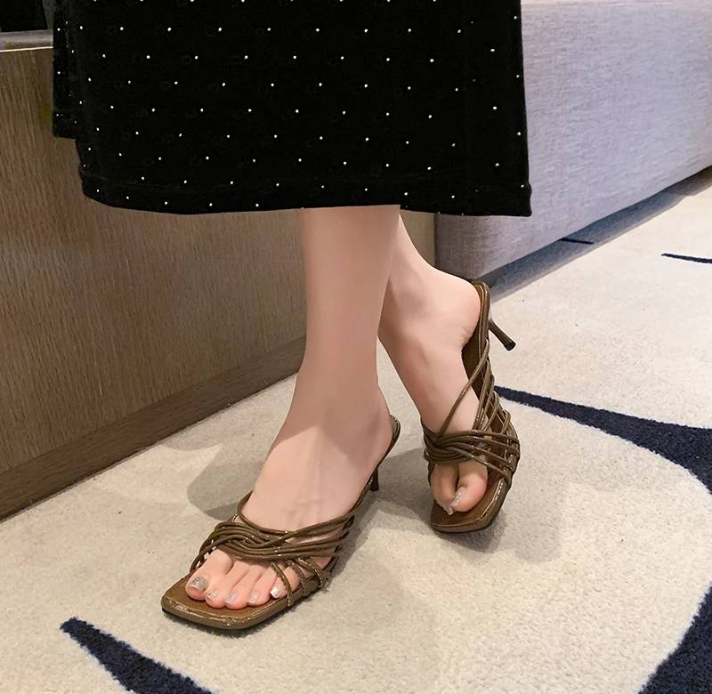 Concise Rubber Narrow Band Evening Square Heel Party Sandals