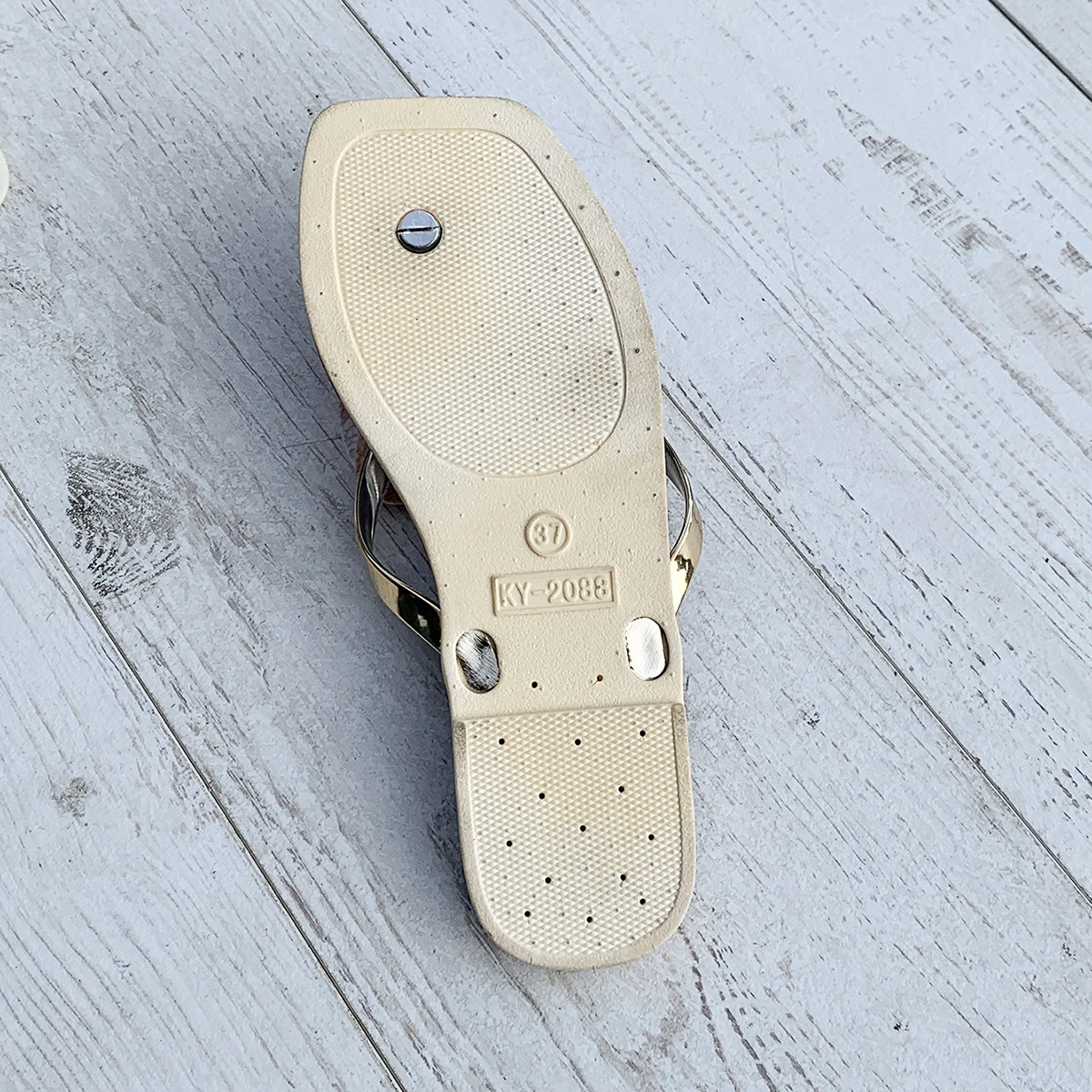 Elegant Bright Colored With Petal Decorations Flat Heel Flip Flops Sandals - Image 7