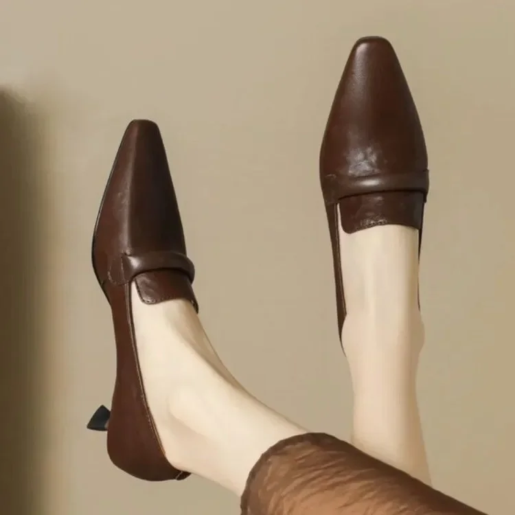 Classic Retro Temperament Low-Heeled Leather Pointed High Heels