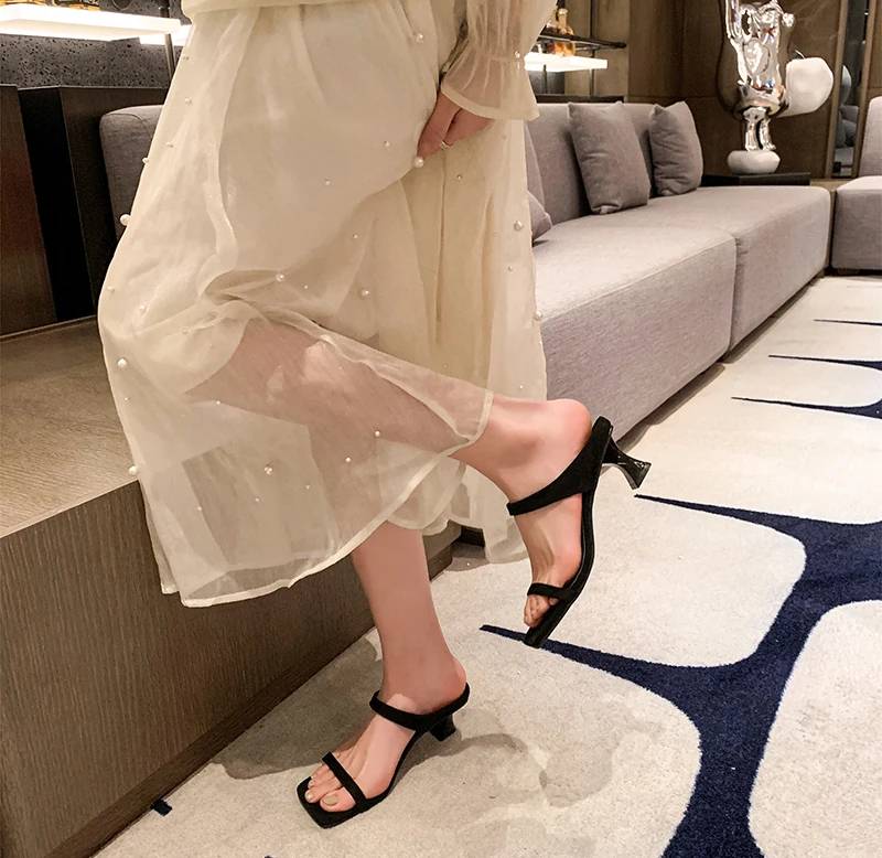 Classic Street Style Leopard Open Toe Slide Thick Square Heel Sandals - Image 4