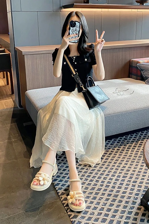 Flowers Pearl Platform Block Heel Roman Style Sandals - Image 10