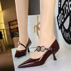Luxury Banquet Buckle Strap Metal Decoration Kitten High Heels Pumps