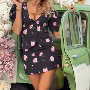 Luxury Elegant Printed V-Neck Cardigan Top High Waisted Skirt Set