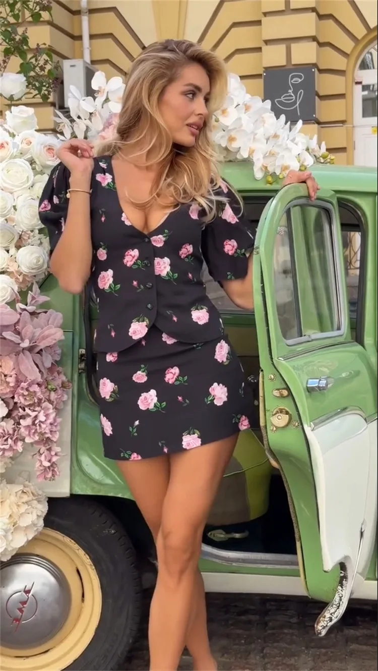 Luxury Elegant Printed V-Neck Cardigan Top High Waisted Skirt Set