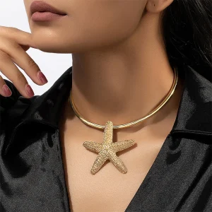 Trendy Designer Zinc Alloy Chokers Holiday Accessories Metal Tube Star Pendant Necklace