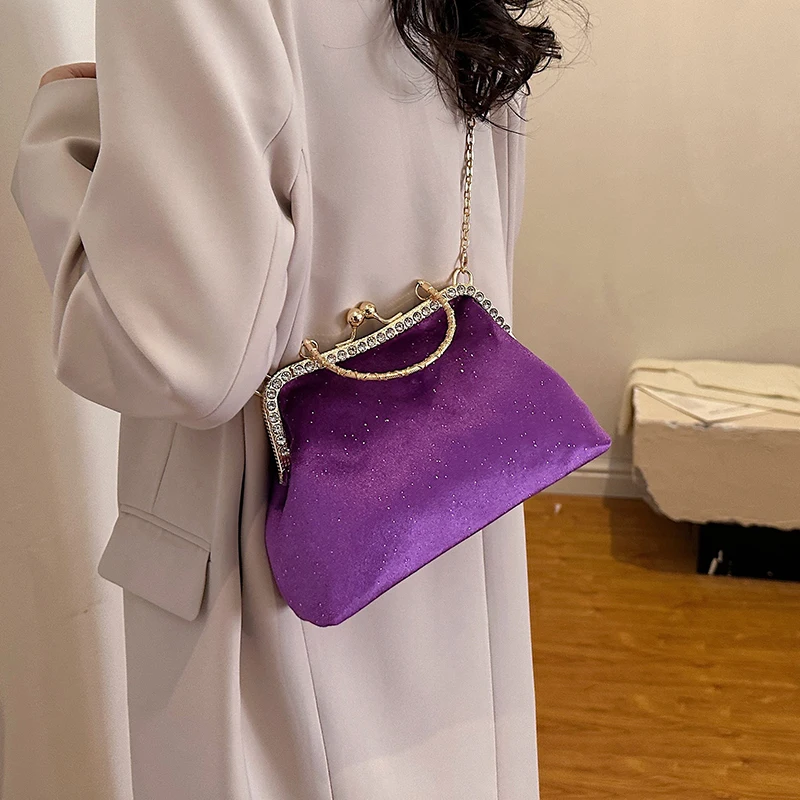 Vintage Designer With Chain Bags Lock Shell Clip Retro Evening Handbags - Image 9