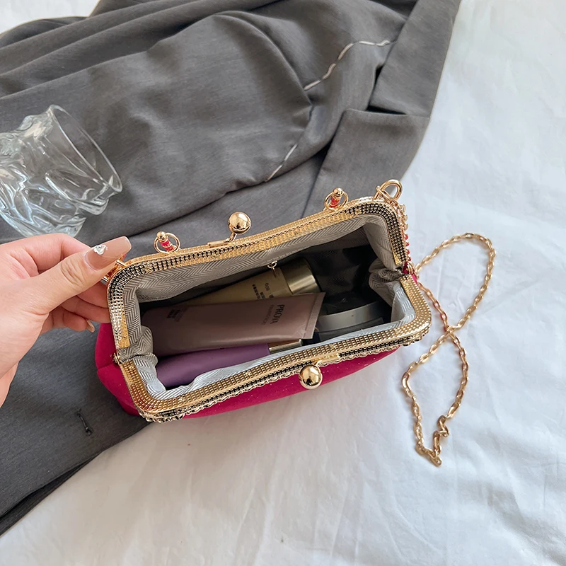 Vintage Designer With Chain Bags Lock Shell Clip Retro Evening Handbags - Image 25