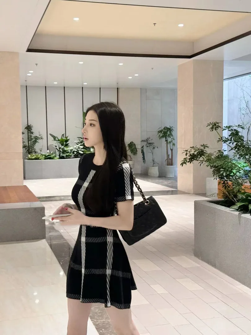 Vintage Cinching Classy Elegant Short Sleeve Round Neck Knitted Dress - Image 4