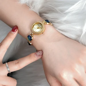 Casual Hook Buckle Alloy Limited Edition Versatile Quartz Watch