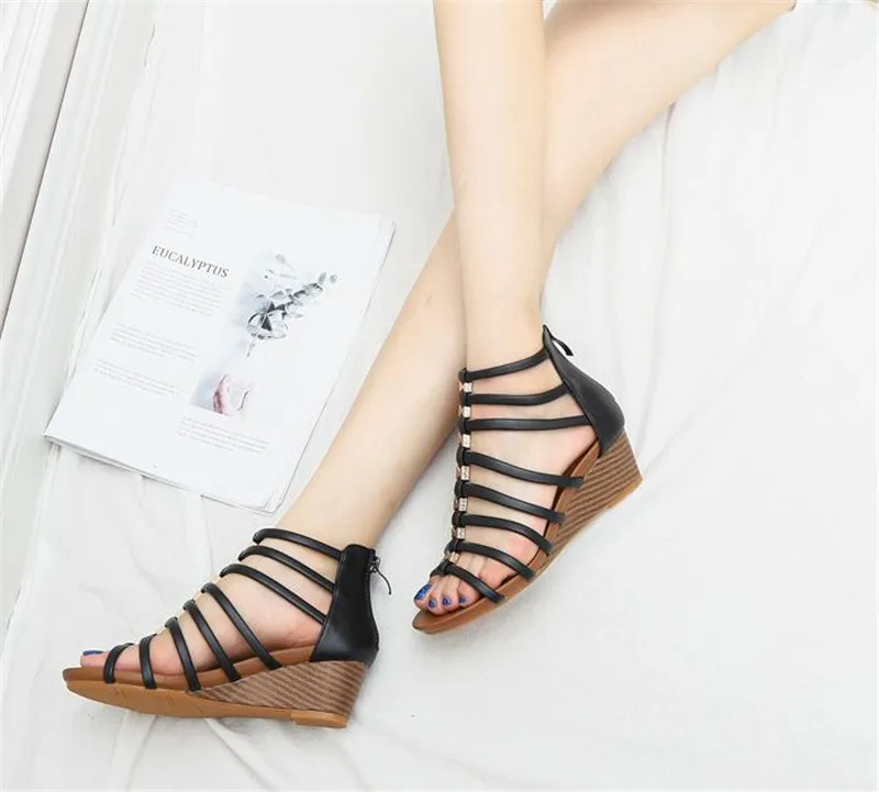 Casual Outdoor Beach Style Comfortable Round Toe Flat Sandal - Image 6