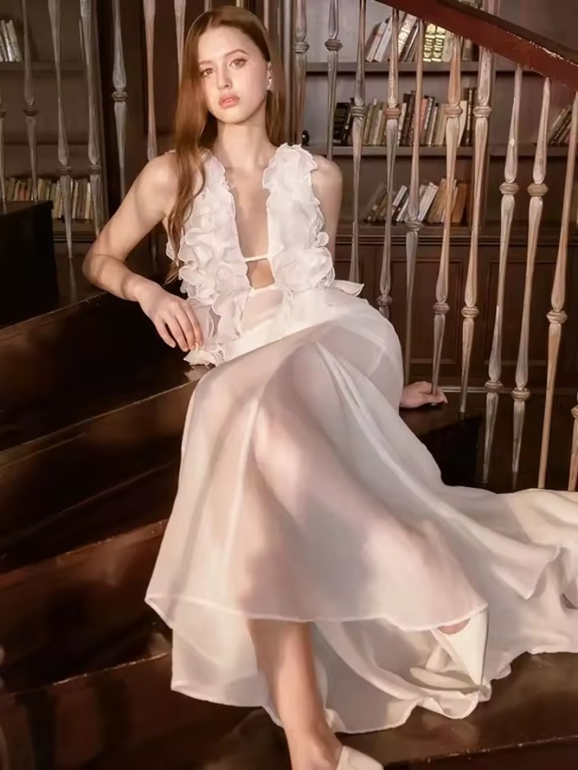 Charming Deep V-Neck Ruffled Flower Mesh Design Sleeveless Dress - Image 3