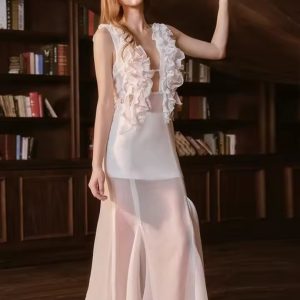 Charming Deep V-Neck Ruffled Flower Mesh Design Sleeveless Dress