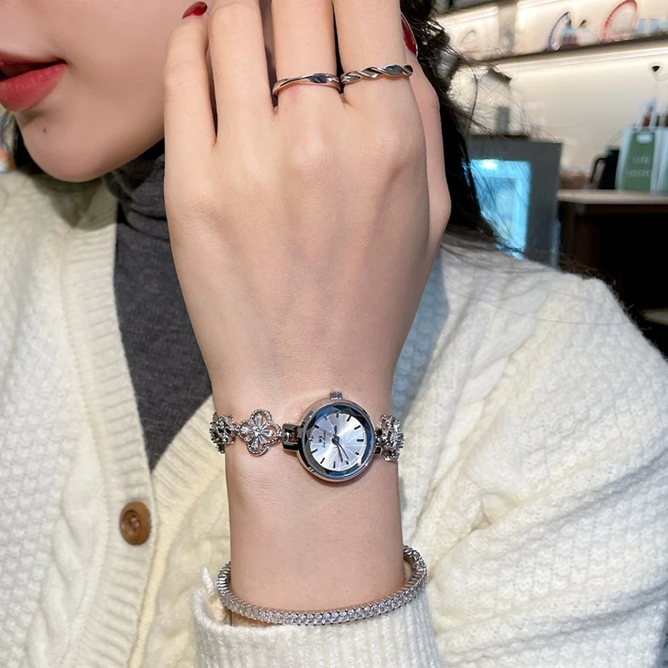 Elegant Round Case Alloy Water-Resistance Lucky Bracelet Waterproof Quartz Watch