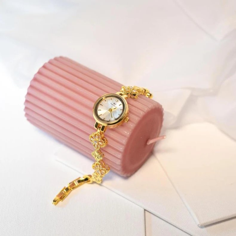 Elegant Round Case Alloy Water-Resistance Lucky Bracelet Waterproof Quartz Watch - Image 4