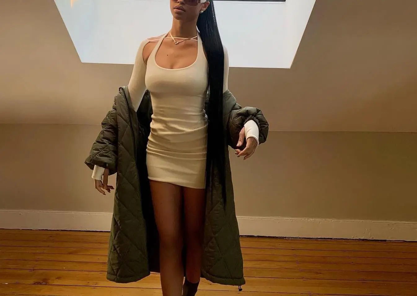 Elegant Solid Color Long Sleeved Hanging Neck Bag Hip Slim Fit Mini Dress - Image 12