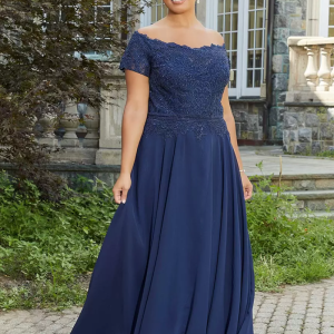 Gorgeous Bateau Neck Short Sleeves A-Line Lace Floor-Length Wedding Guest Dresses