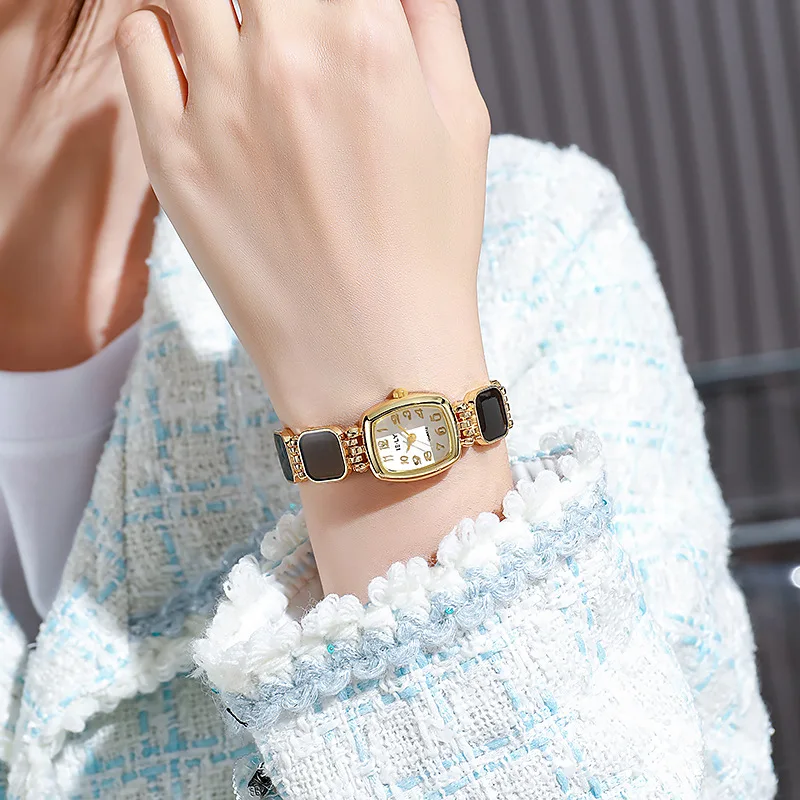 Luxury Alloy Number Dial Vintage Simple Minimalist Clock Buckle Bracelet Quartz Watch - Image 2