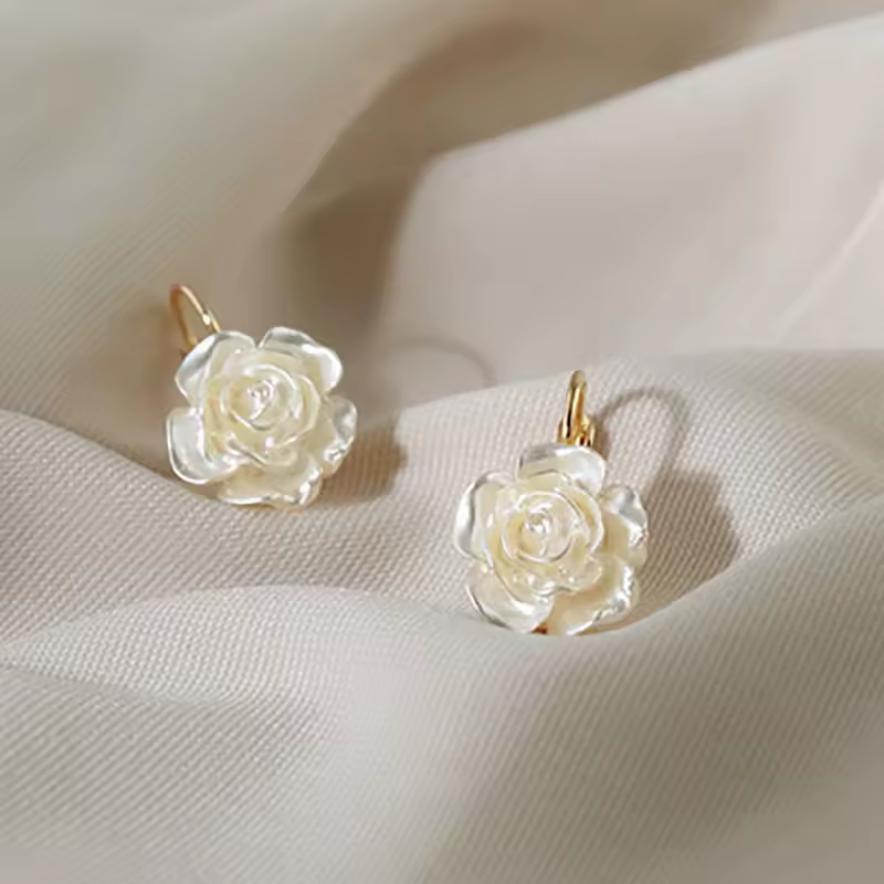 Vintage Copper Alloy Temperament Statement Wedding Shell Flower Pearl Stud Earrings