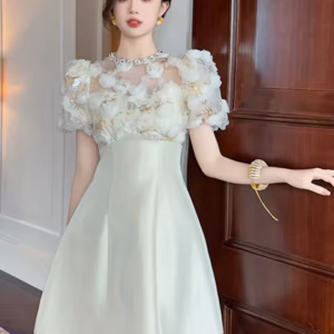 Vintage Elegant Sweet Sheer Mesh Diamonds Flowers Swing Short Ball Gown