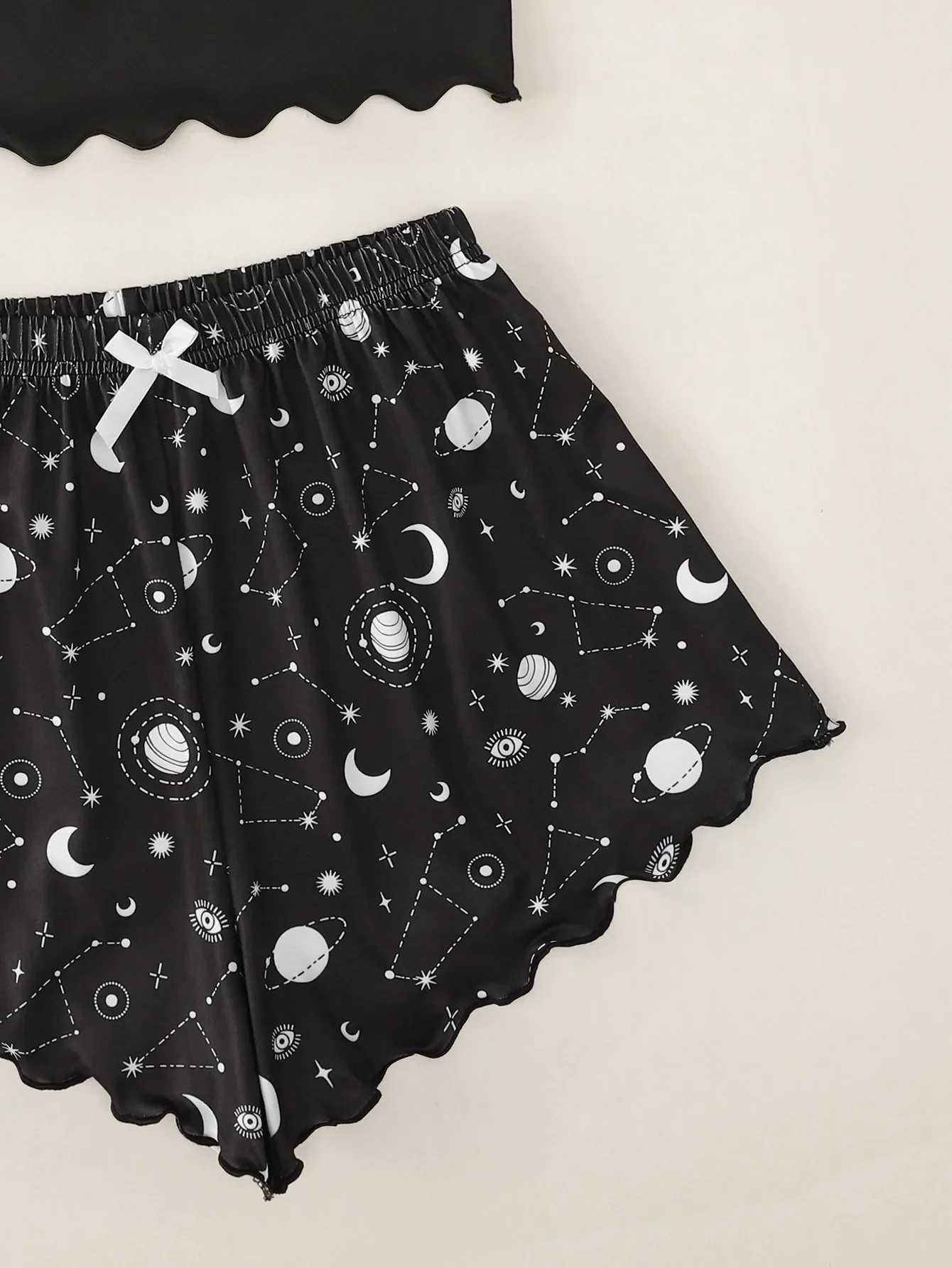 Casual Star Moon Printed Sleeveless Sling Crop Tops and Shorts Set - Image 3