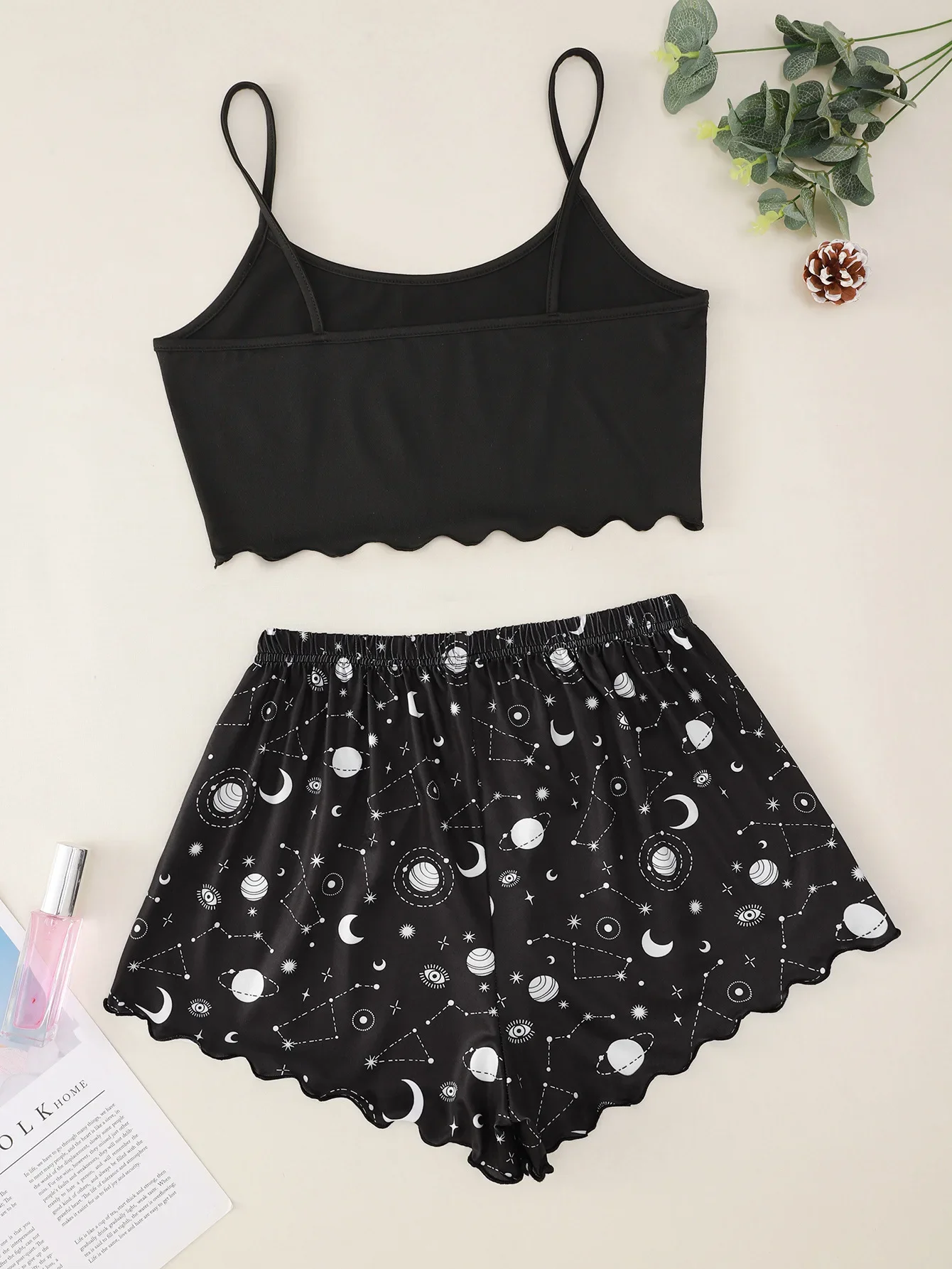 Casual Star Moon Printed Sleeveless Sling Crop Tops and Shorts Set - Image 4