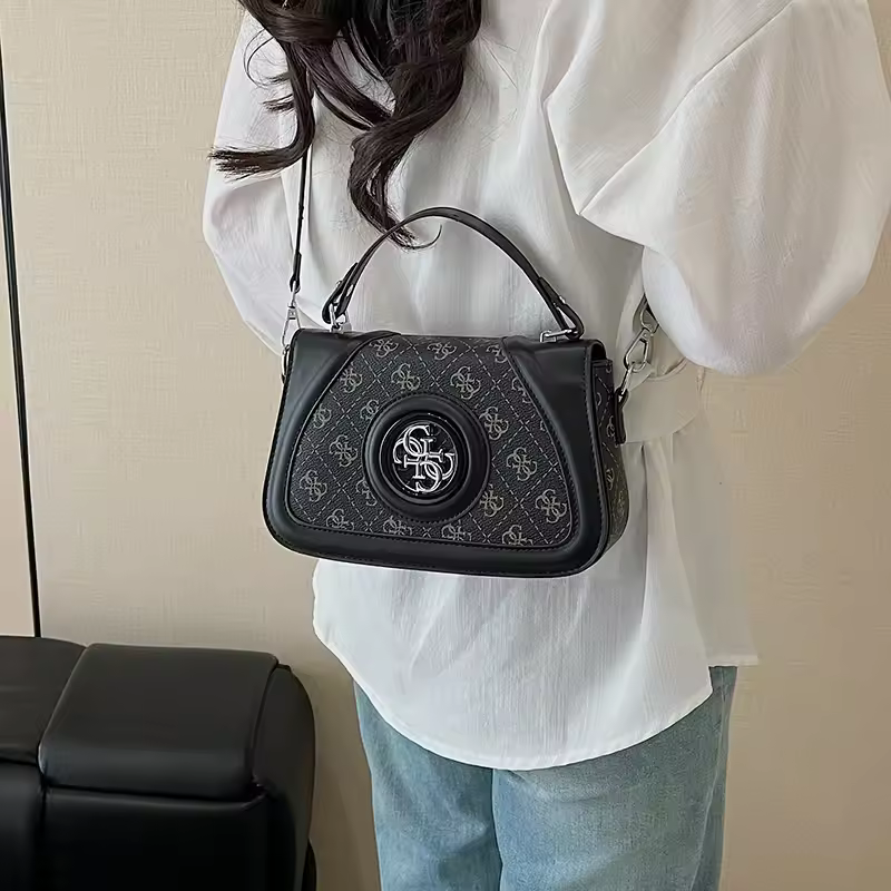 Chic Vintage Minimalist Designer Leather Large Capacity Crossbody Bag