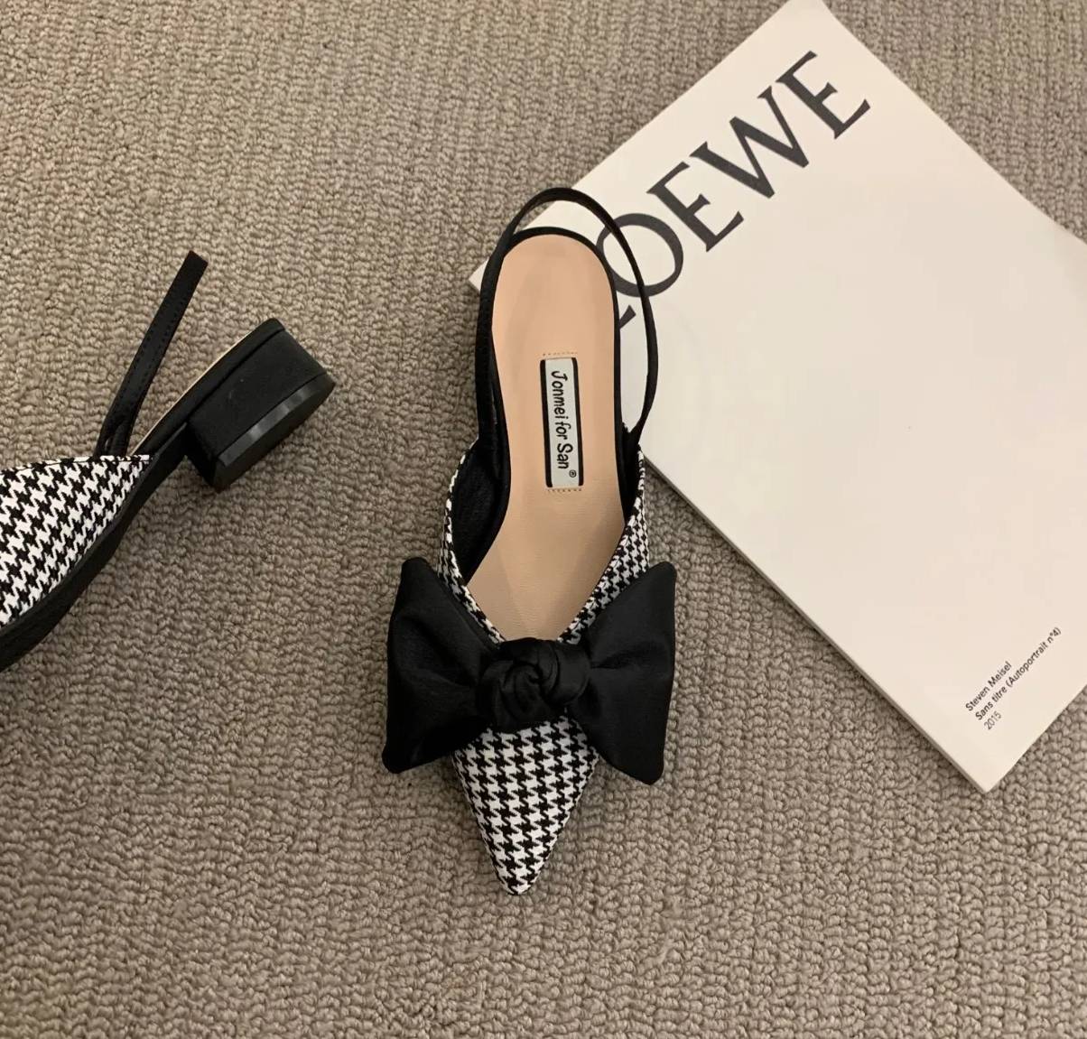 Chic Butterfly-knot Pointed Straps Low Heels Sandals - Image 2