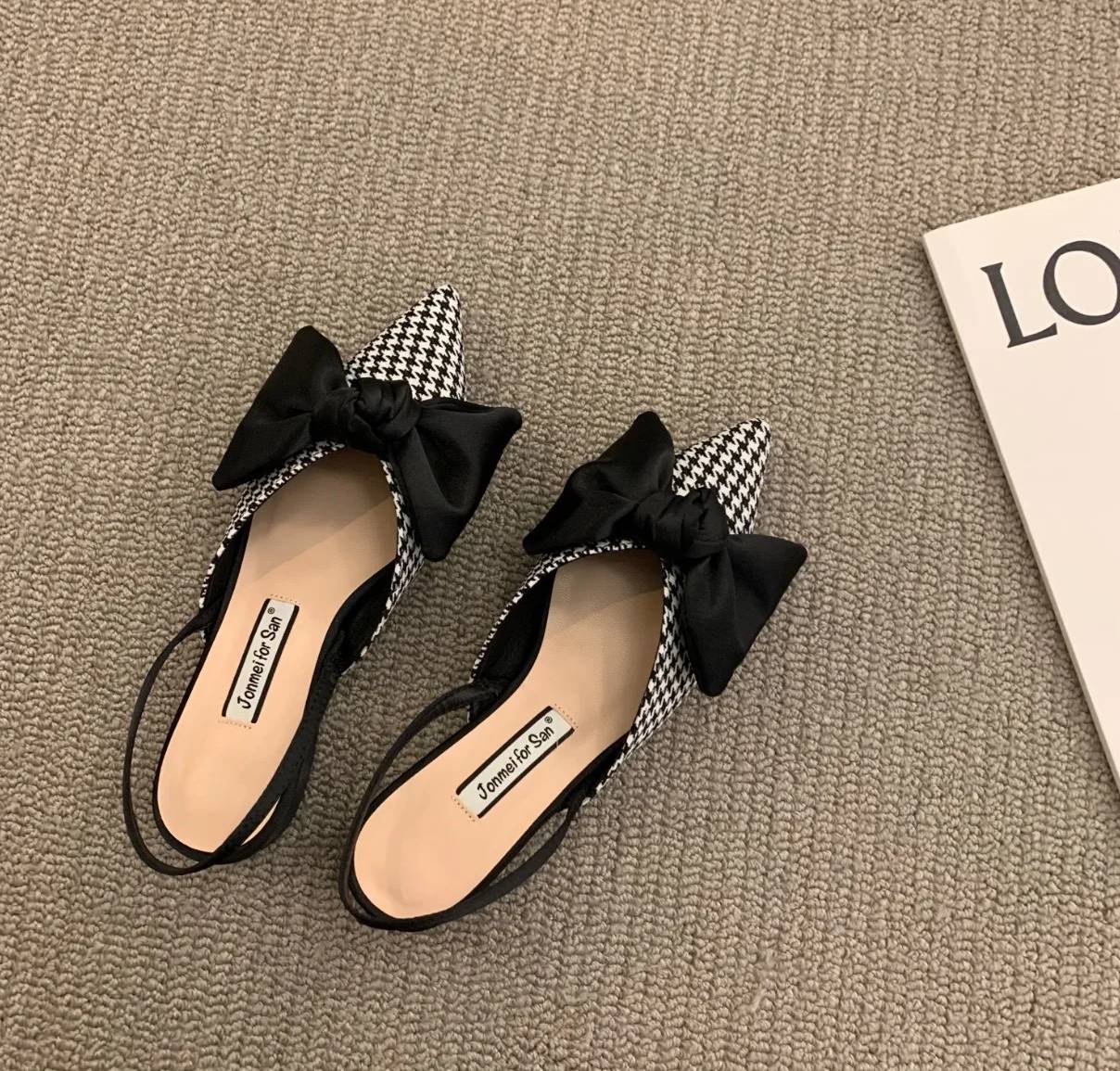 Chic Butterfly-knot Pointed Straps Low Heels Sandals