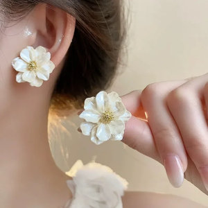 Gorgeous Fashion Flower Design Light Luxury High End Earrings Jewelry