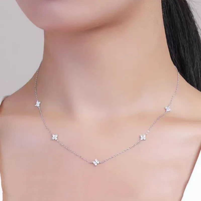 Gorgeous Four-leaf Flower Inlaid Zircon Elegant Chain Necklace - Image 4