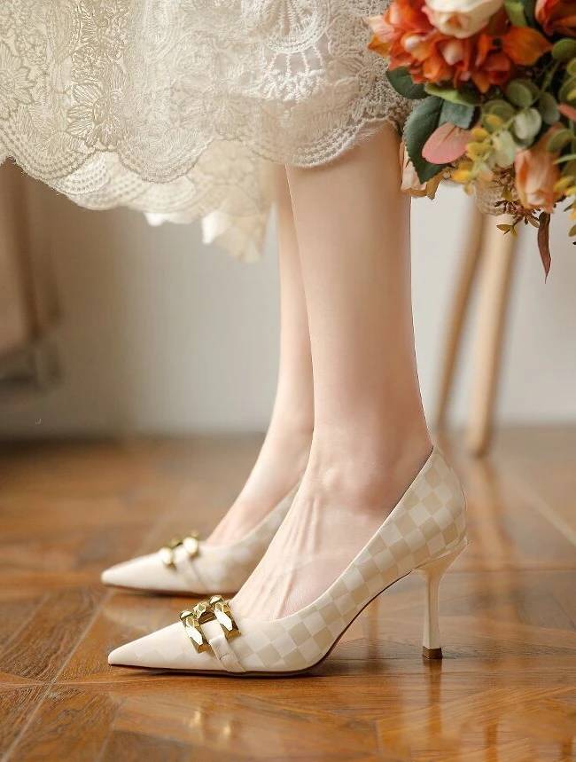 Luxury Metal Decoration Pointed Toe Microfiber Leather Medium High Heels Pumps