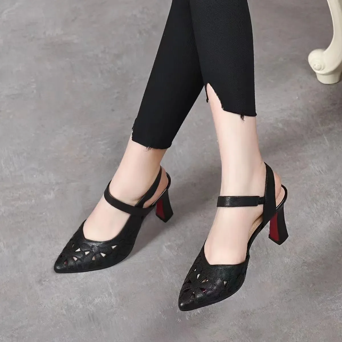 High Quality Sweet Comfort Pointed toe Light Weight Heels Sandal - Image 2